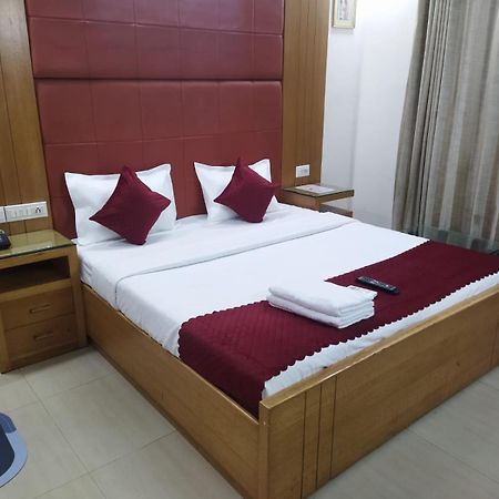 Signature Plaza Hotell New Delhi Eksteriør bilde