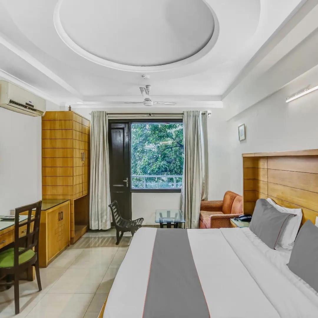 Signature Plaza Hotell New Delhi Eksteriør bilde
