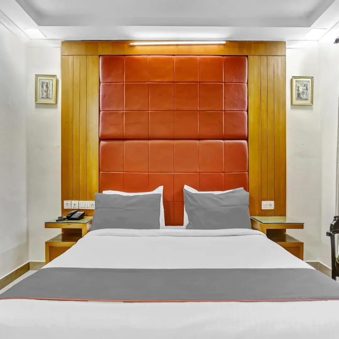 Signature Plaza Hotell New Delhi Eksteriør bilde